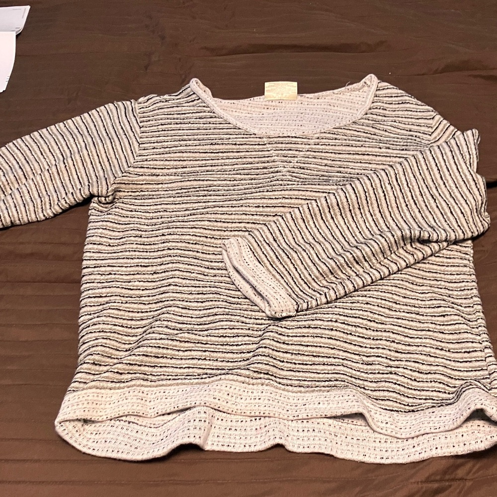 Bobbie Brooks V-Neck Sweater - Black and Cream Pattern
